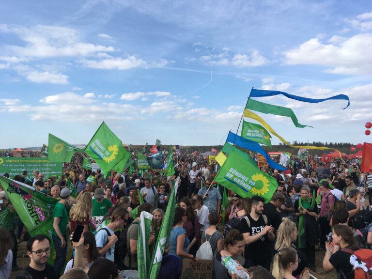 „Wald retten! Kohle stoppen“:  150 Heidelberger*innen bei Großdemo am Hambacher Forst