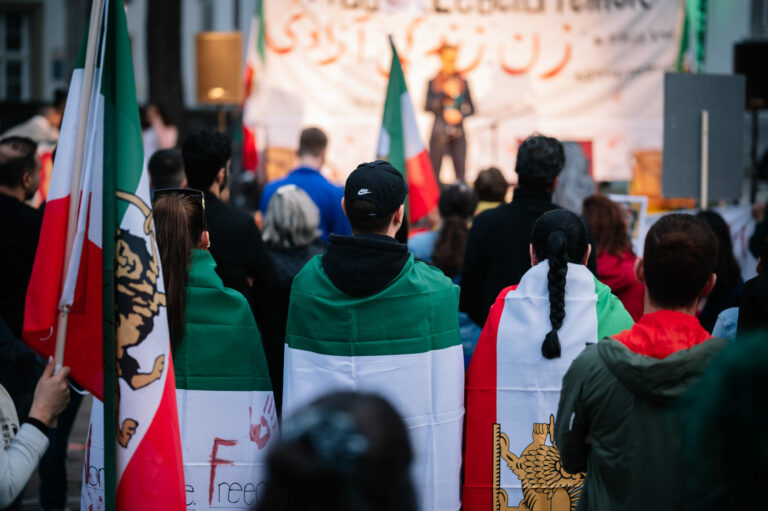 Solidarität mit den Frauen in Iran, weltweit und hier bei uns