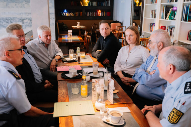 Sicherheit und Ordnung: Fachgespräch zum Sommer 2023